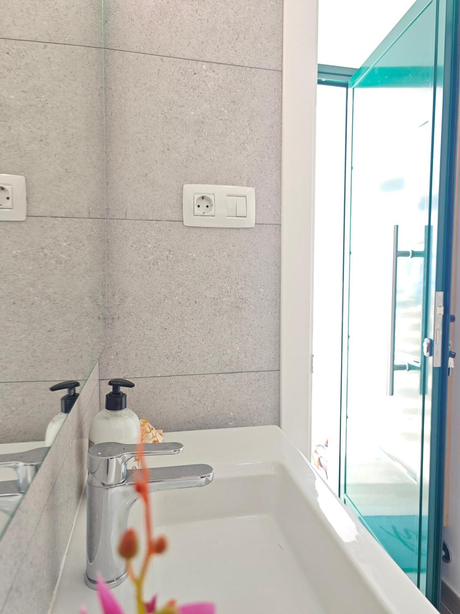 Cozy Apartment In Front Of The Natural Pools El Pris 外观 照片